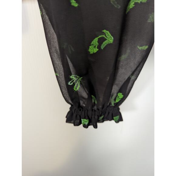 Aritzia Wilfred Lilith Blouse Cropped Smocked Zip Back Black Leaf Print Sheer L - Picture 10 of 11